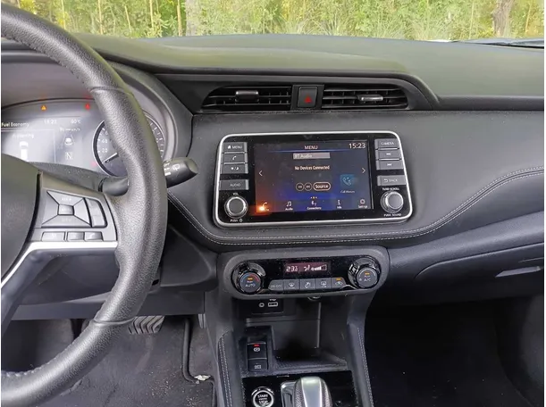 Car image 16