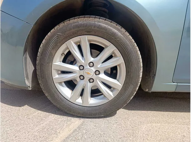 Car image 10