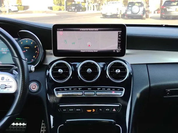 Car image 25