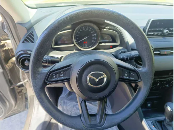 Car image 24