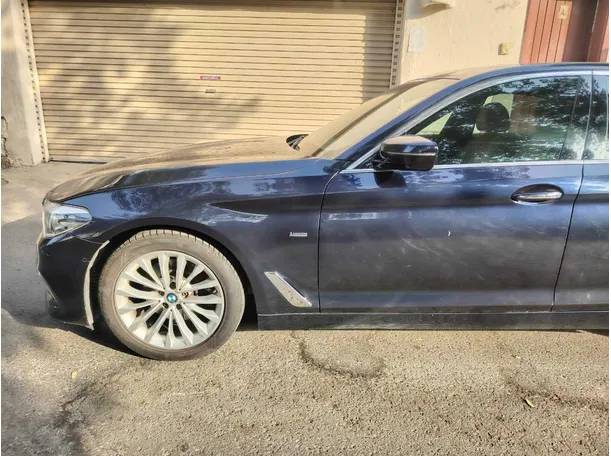 Car image 9