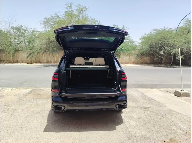 Car image 29