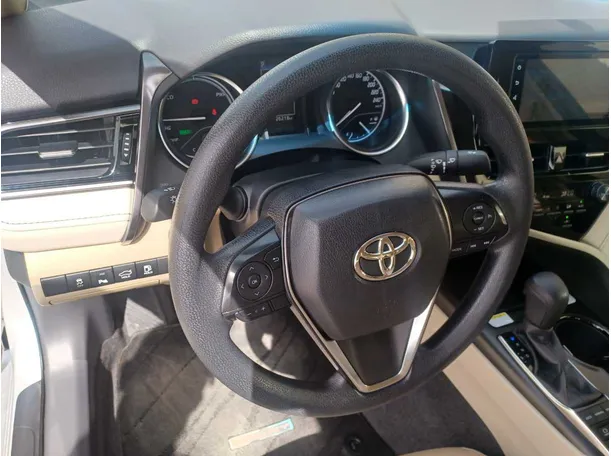 Car image 19