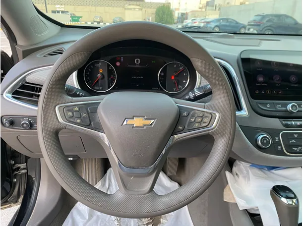 Car image 17