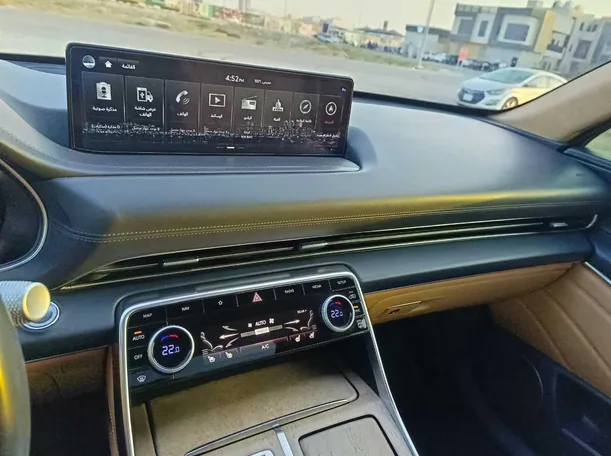 Car image 24