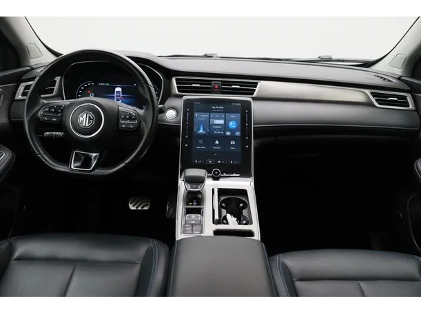 Car image 14