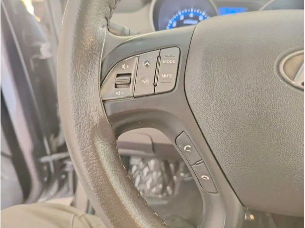 Car image 29
