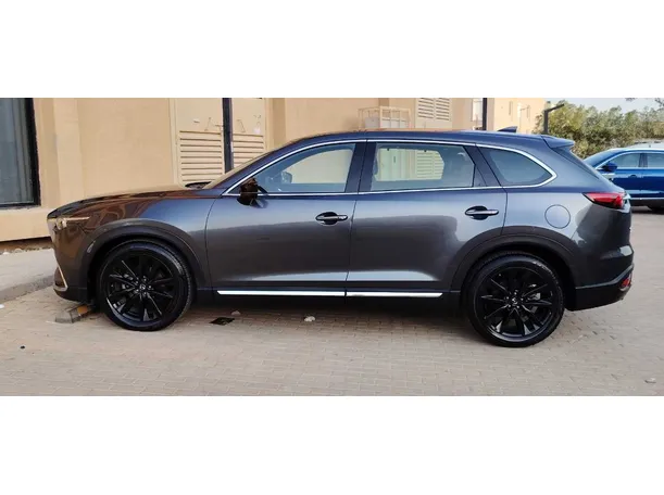 Car image 8