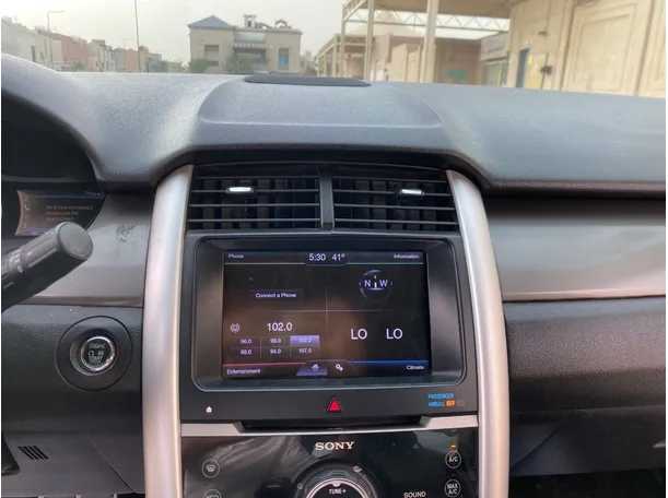 Car image 18