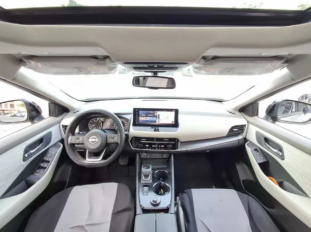 Car image 14