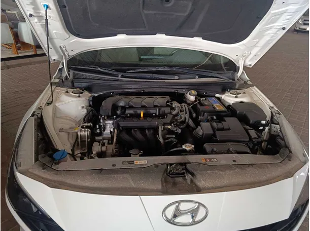 Car image 26