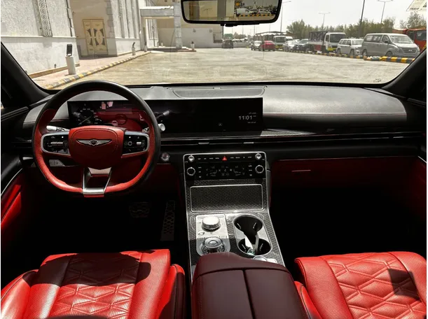 Car image 18