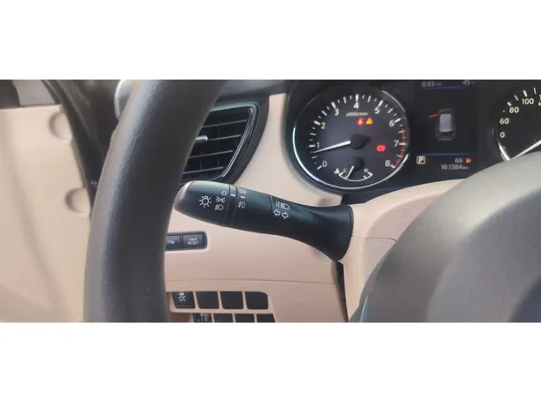 Car image 27