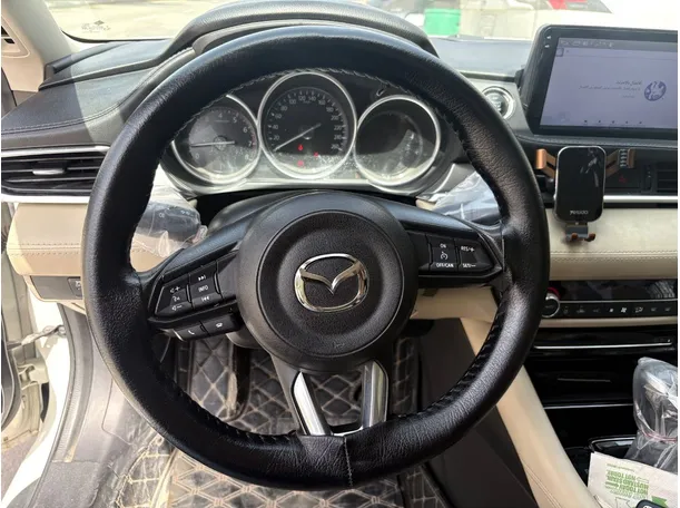 Car image 22