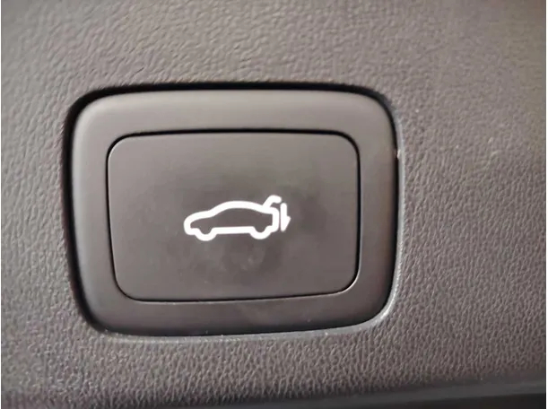 Car image 33