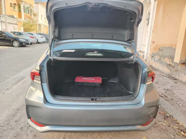 Car image 28