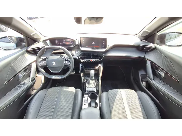Car image 15