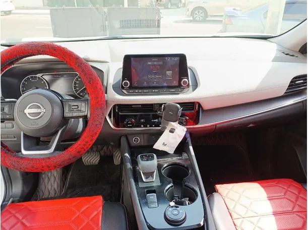 Car image 17
