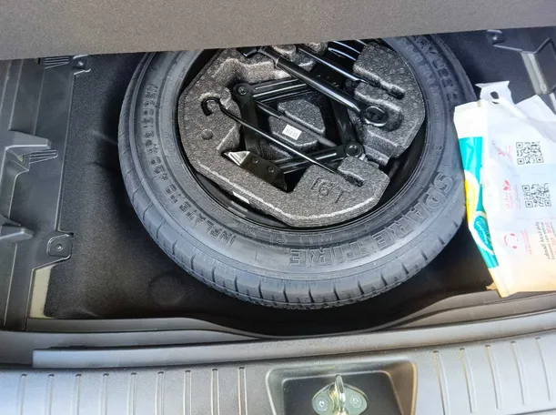 Car image 38