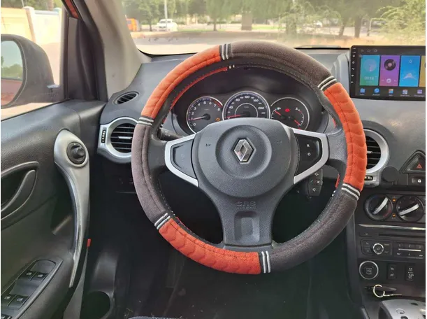 Car image 14