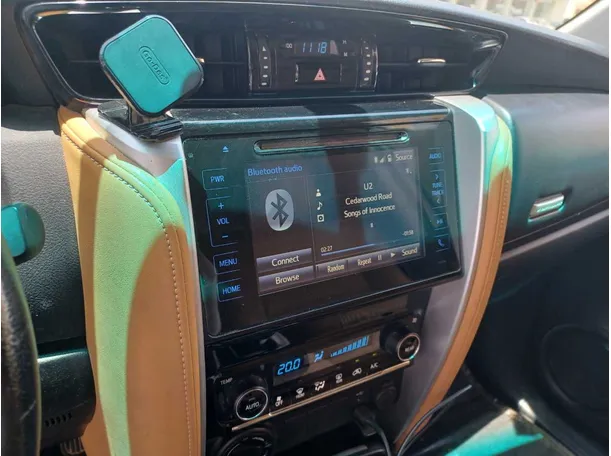 Car image 19
