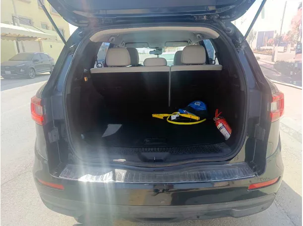 Car image 25