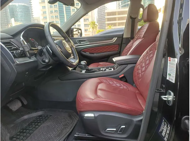 Car image 12