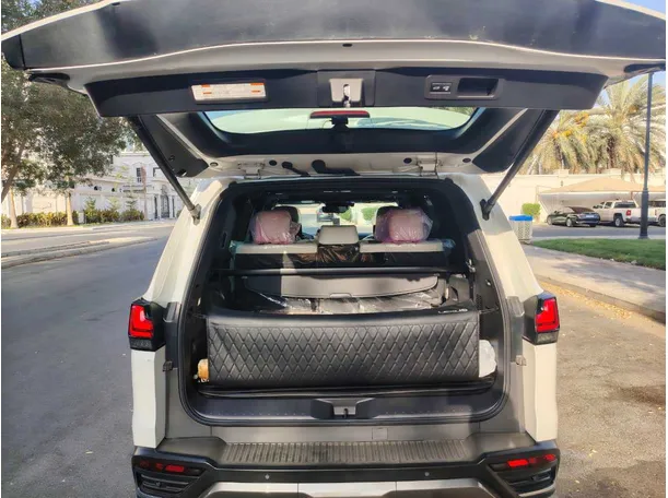 Car image 24