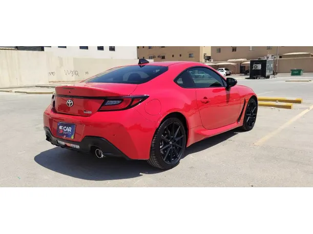 Car image 5