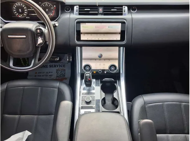Car image 16