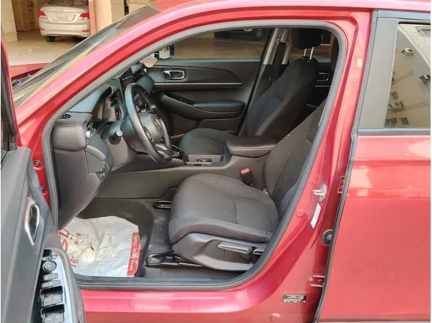 Car image 13