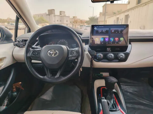 Car image 19
