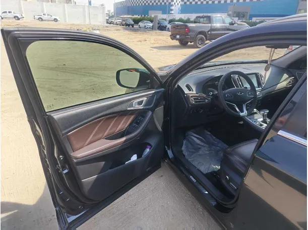 Car image 11