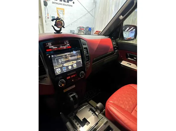 Car image 24