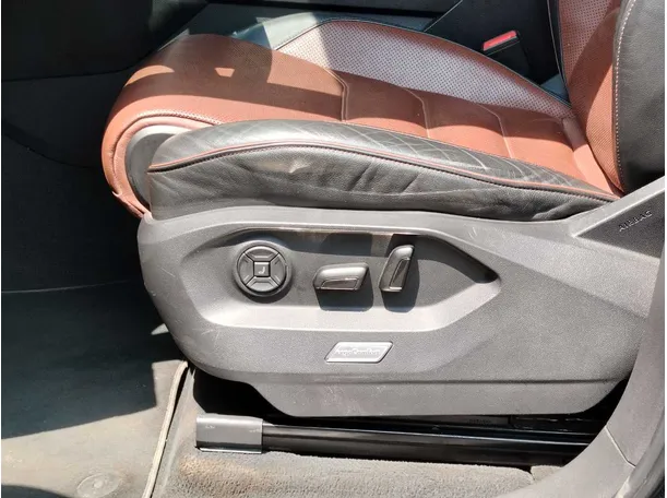 Car image 36