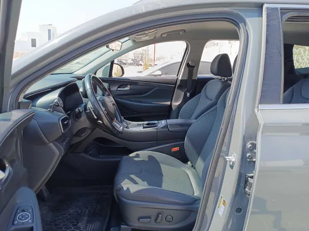Car image 12