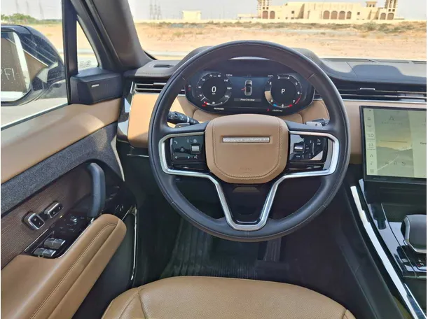 Car image 17