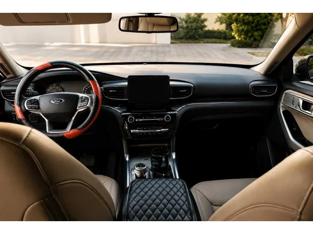 Car image 26