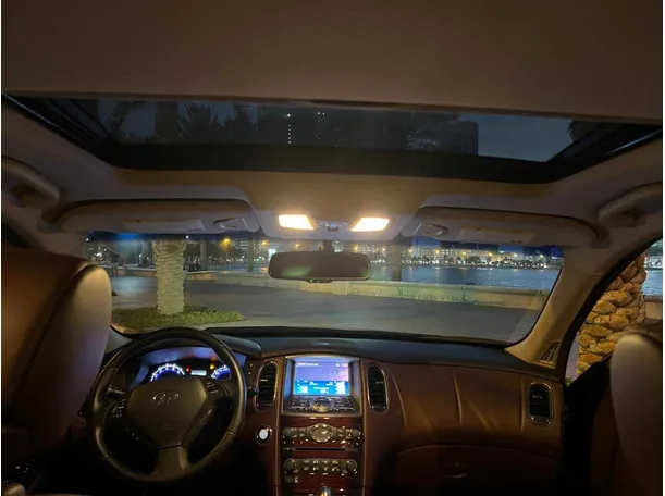 Car image 27