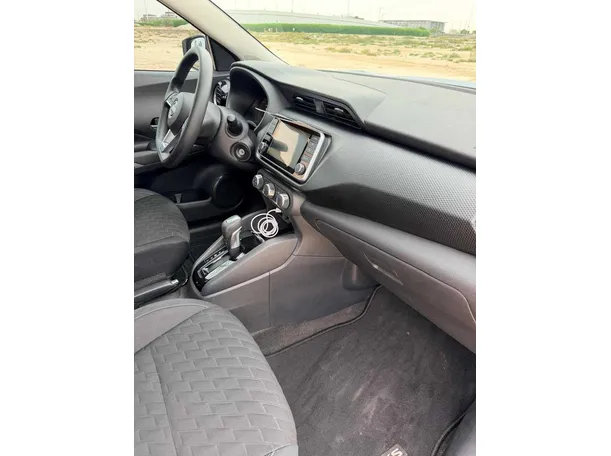 Car image 23