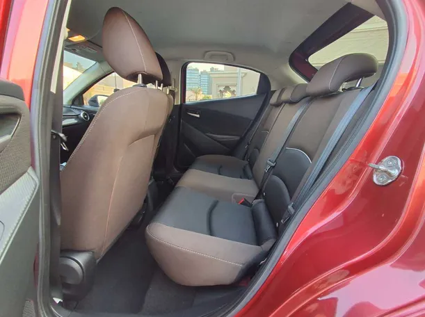 Car image 13