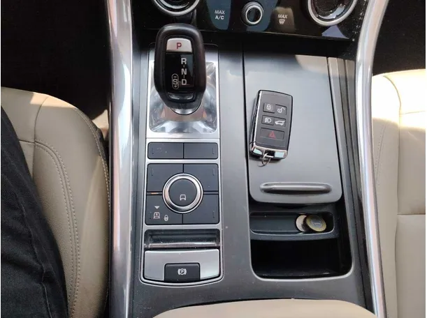 Car image 27