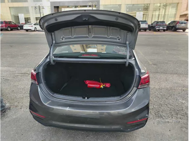 Car image 21