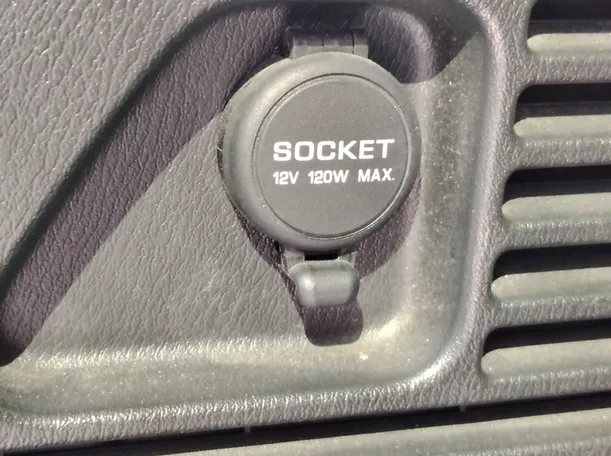 Car image 32