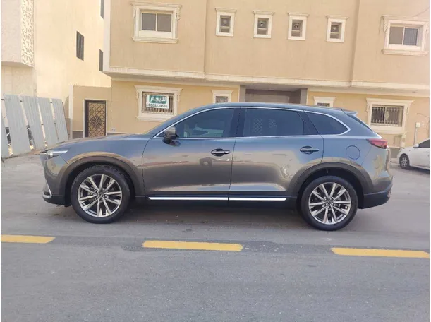Car image 8
