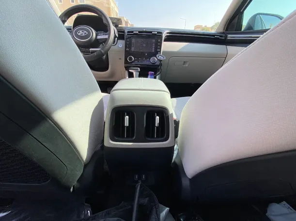 Car image 28