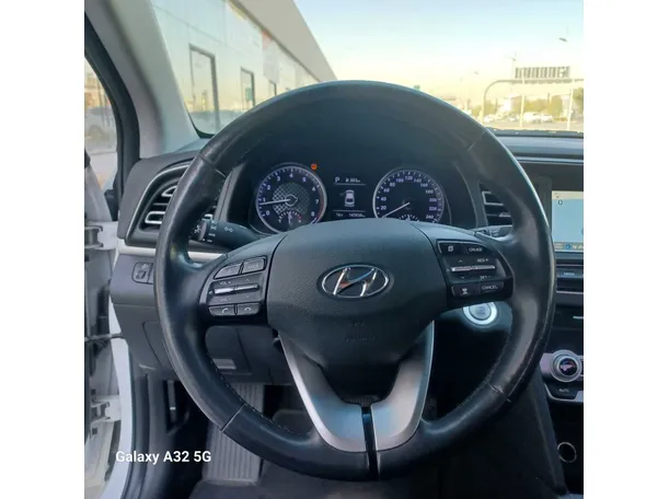Car image 21