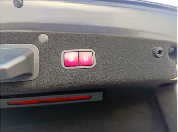 Car image 36