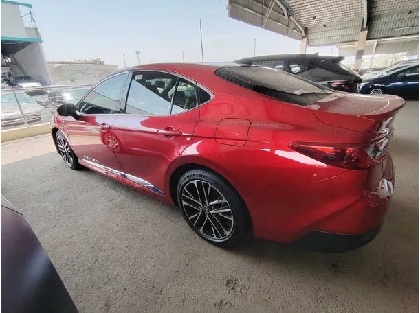 Car image 8