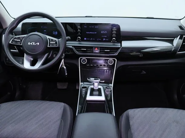 Car image 14